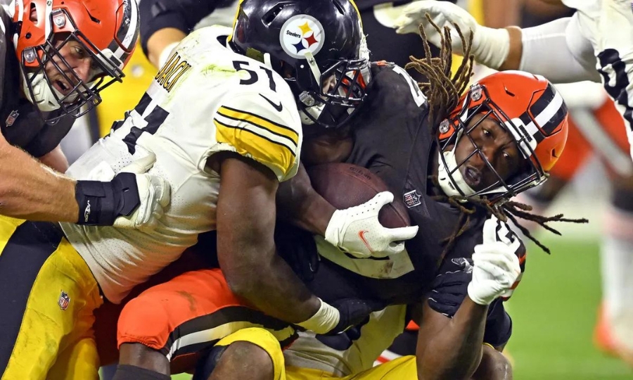 Steelers triumph over Browns 26-22